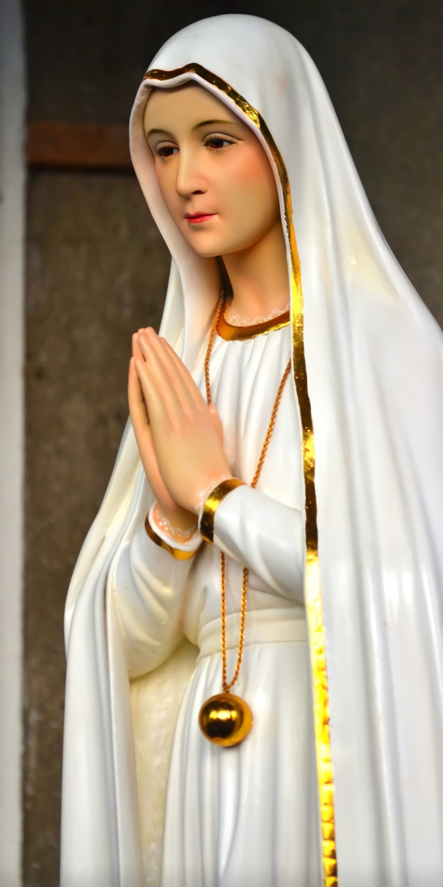 Our Lady of Fatima, Statue